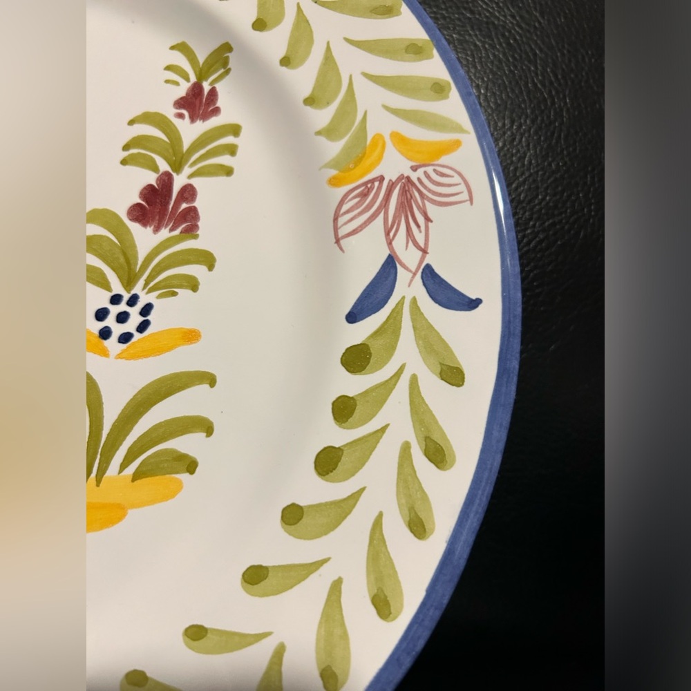 Vintage Sur La Table Handpainted Portugal Dinner Plate, Woman with Flower, 10" D - Picture 6 of 10